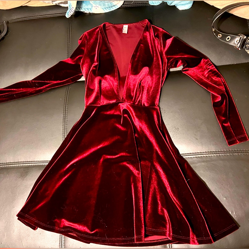 Gorgeous Red Velvet Mini Long Sleeve Dress
